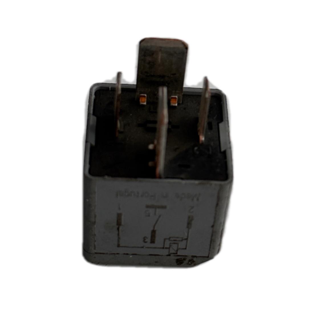 RELE VOLVO 30765045