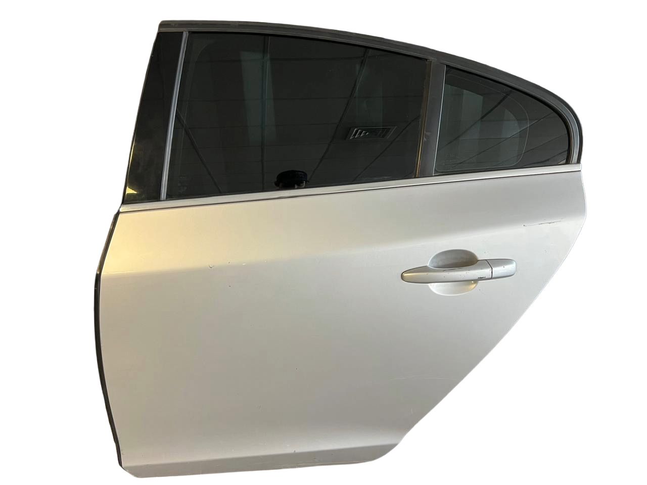 PUERTA TRASERA LADO IZQUIERDO VOLVO S60 2011-2019 - PCR AUTOMOTRIZ