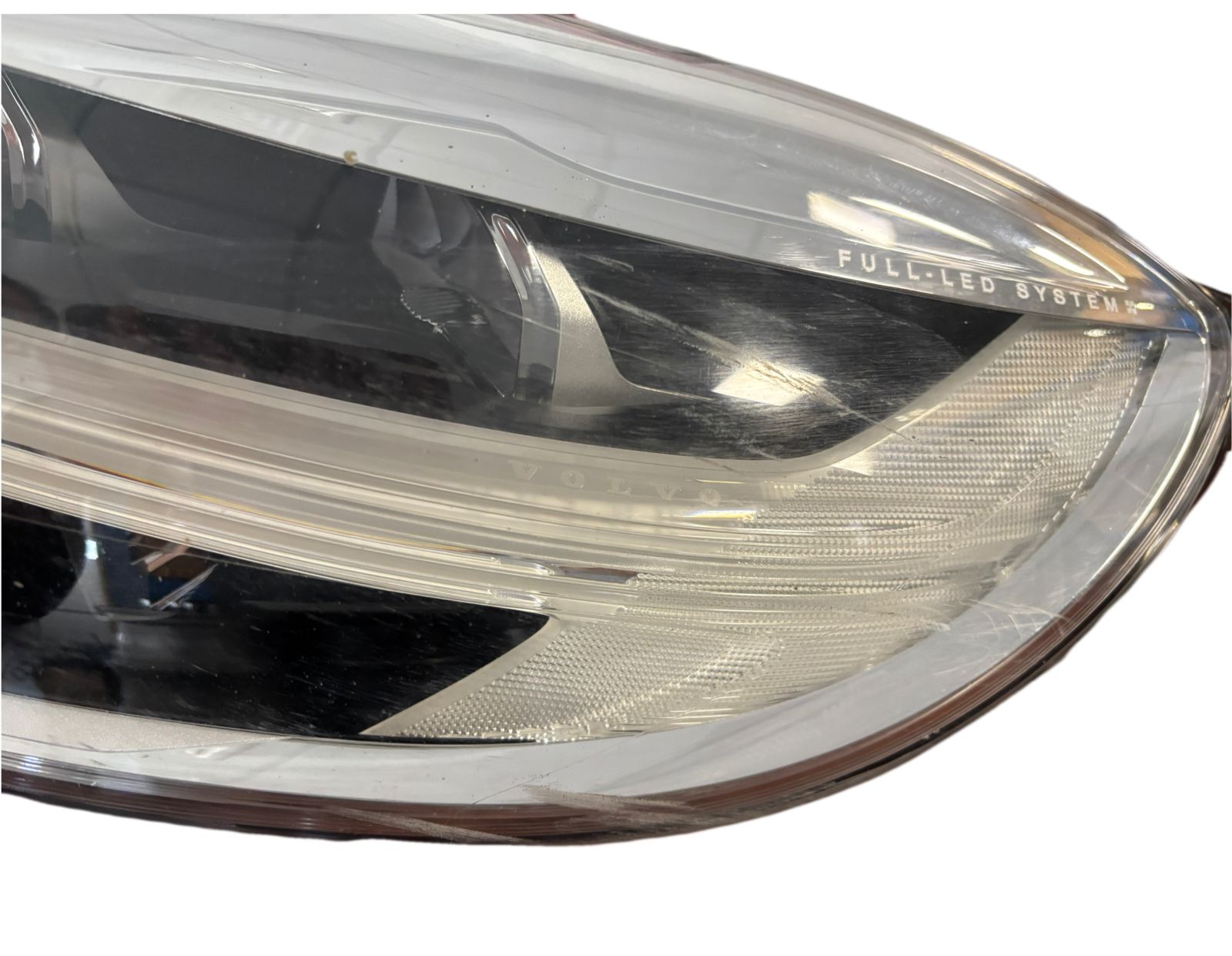 OPTICO VOLVO DELANTERO LH V40 / V40 CROSS  2014-2020 31677018 - PCR AUTOMOTRIZ