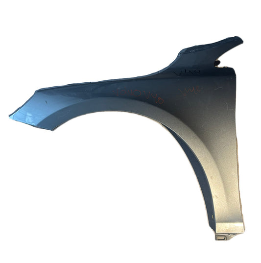 TAPABARRO VOLVO V40 GRIS LH 2013-2020 - PCR AUTOMOTRIZ