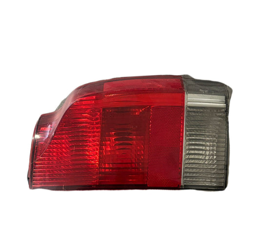 FOCO TRASERO V70/XC70  VOLVO RH  9154498 - PCR AUTOMOTRIZ