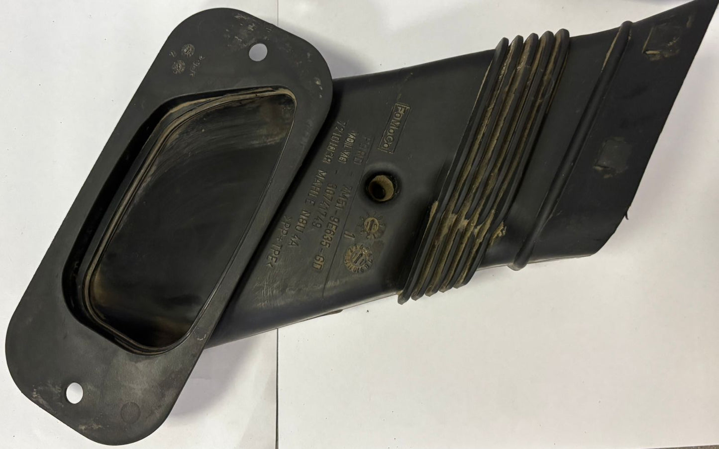 CONDUCTO DE AIRE VOLVO       30741749