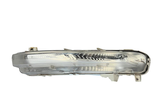 NEBLINERO V40 DERECHO 31290581  ( con detalles) - PCR AUTOMOTRIZ