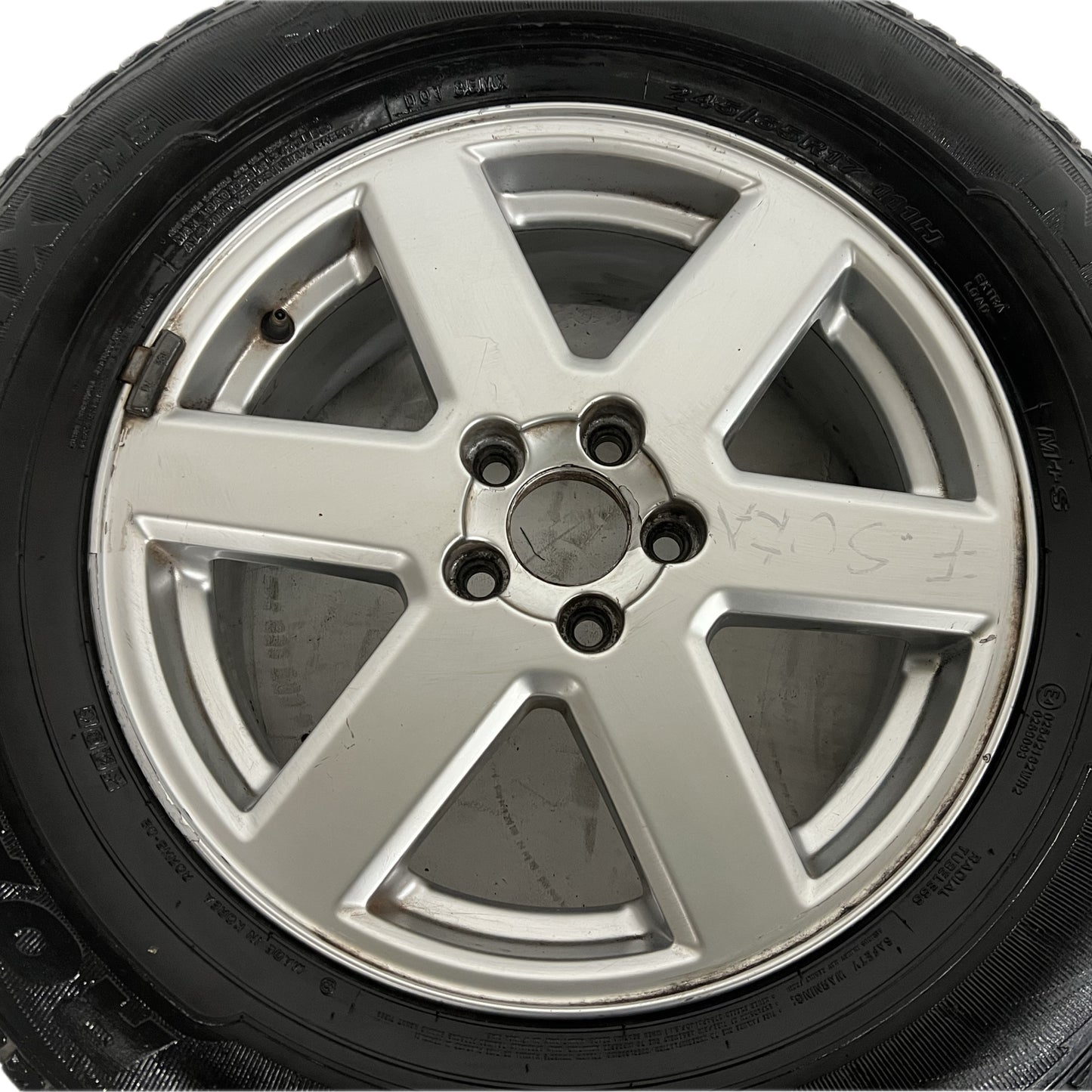 LLANTA VOLVO ARO 17. 8646831