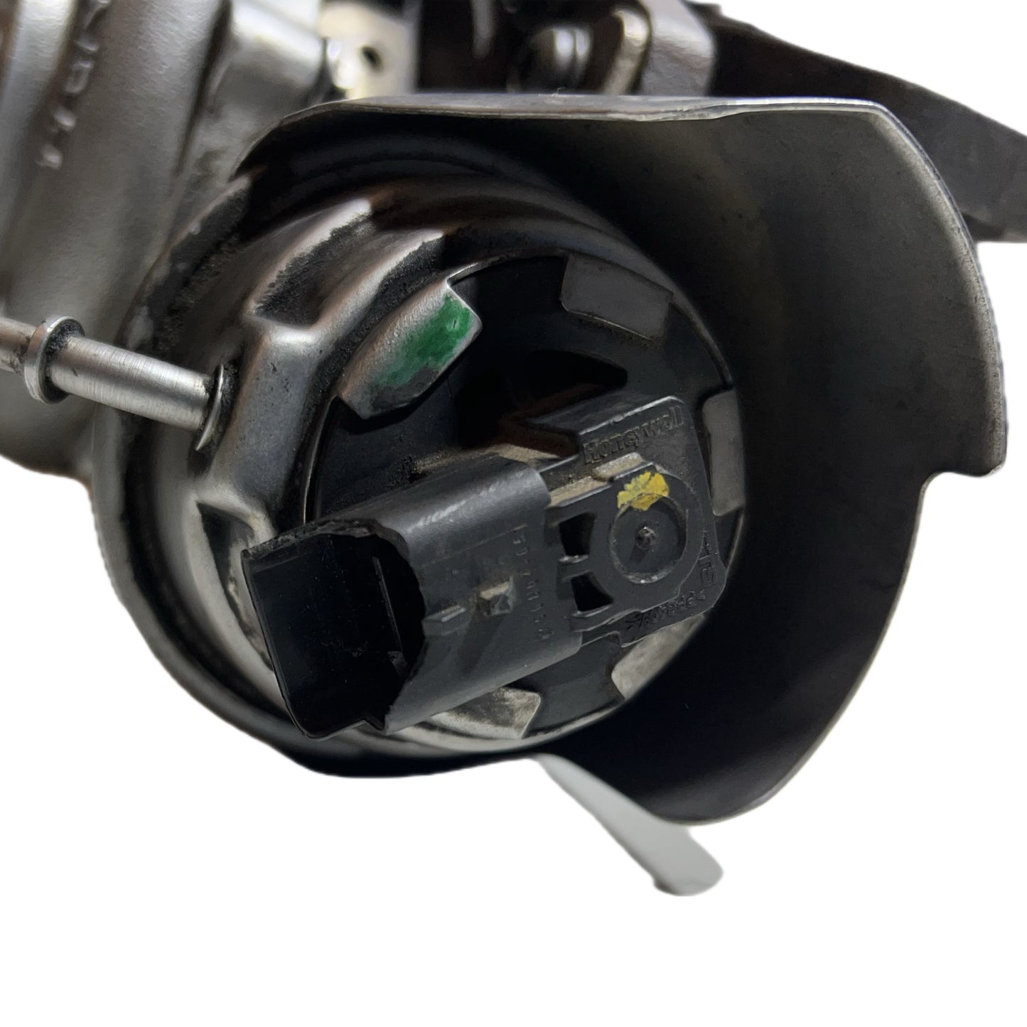 TURBO VOLVO 9686120680-06 (DETALLE CONECTOR)