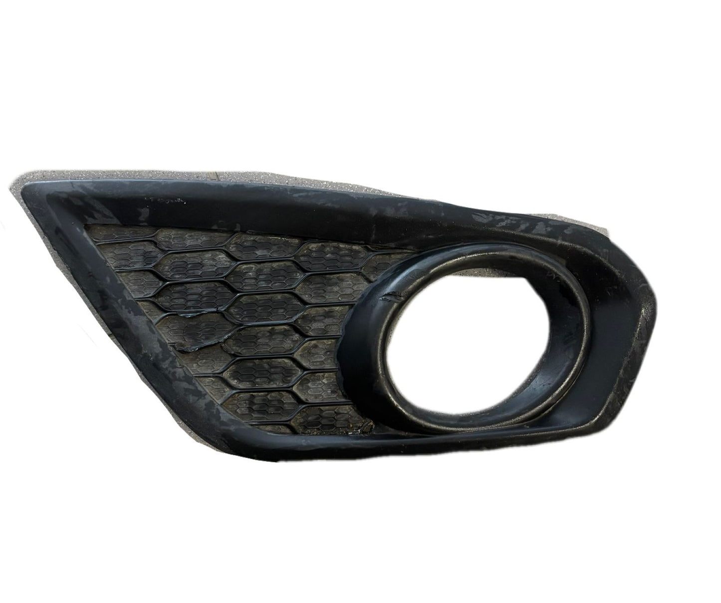 CUBIERTA NEBLINERO C30 RH 31298172 - PCR AUTOMOTRIZ