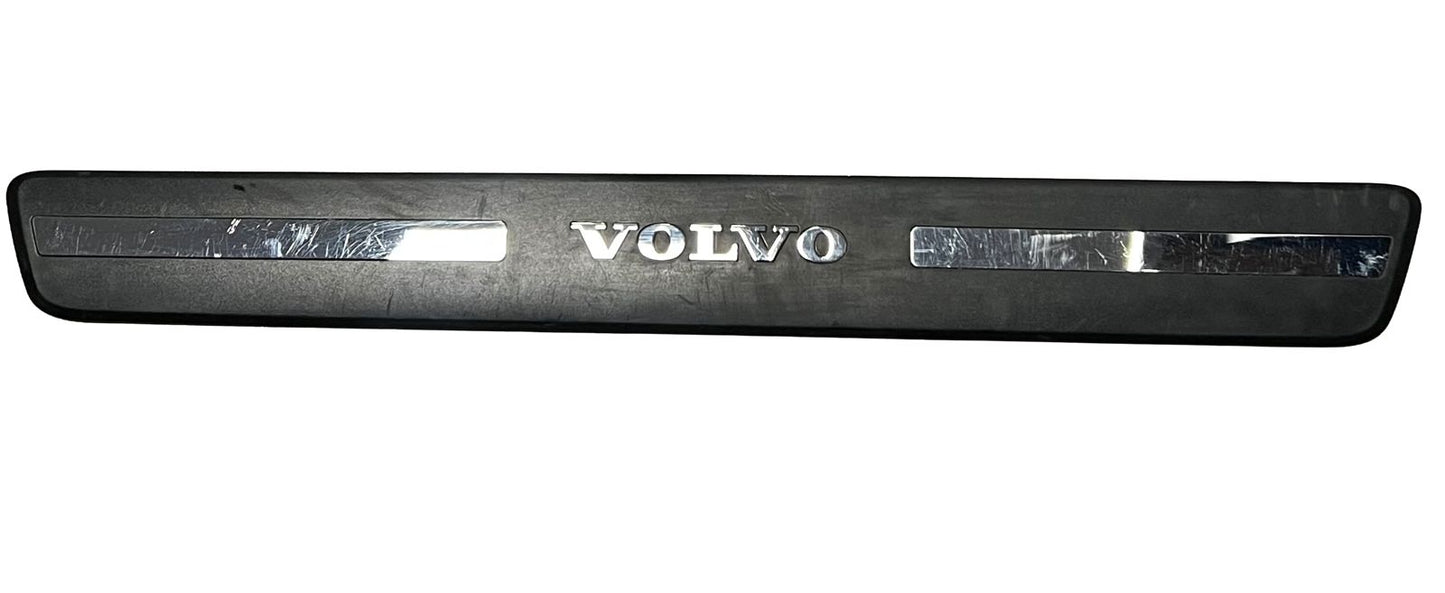 MOLDURA DE UMBRAL DE PUERTA VOLVO 31349213     RH