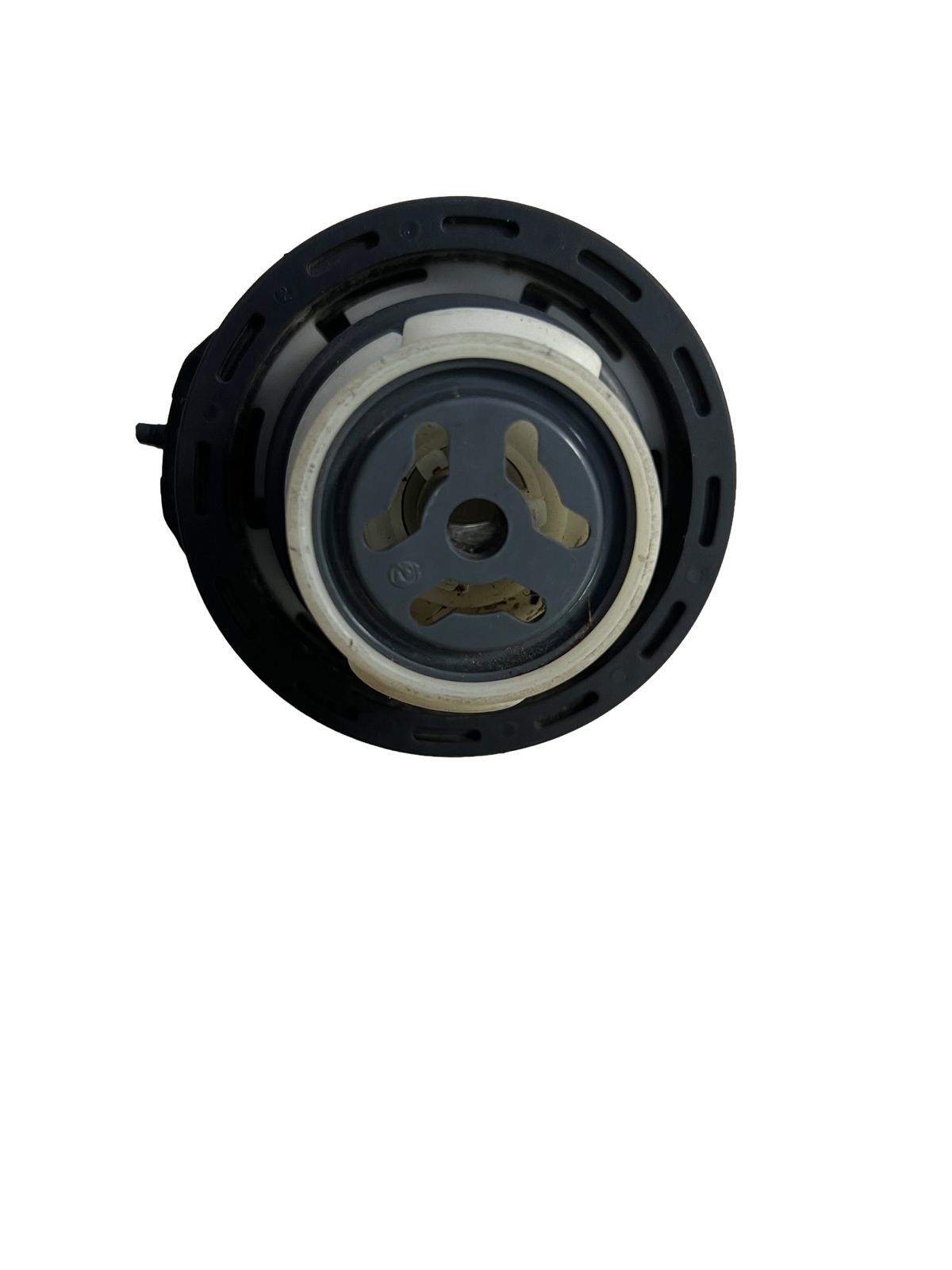 TAPA DE COMBUSTIBLE VOLVO - PCR AUTOMOTRIZ