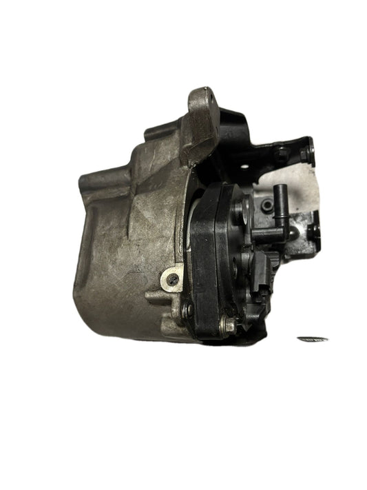 BASE DE PORTA FILTRO VOLVO   AV6Q9A072AB