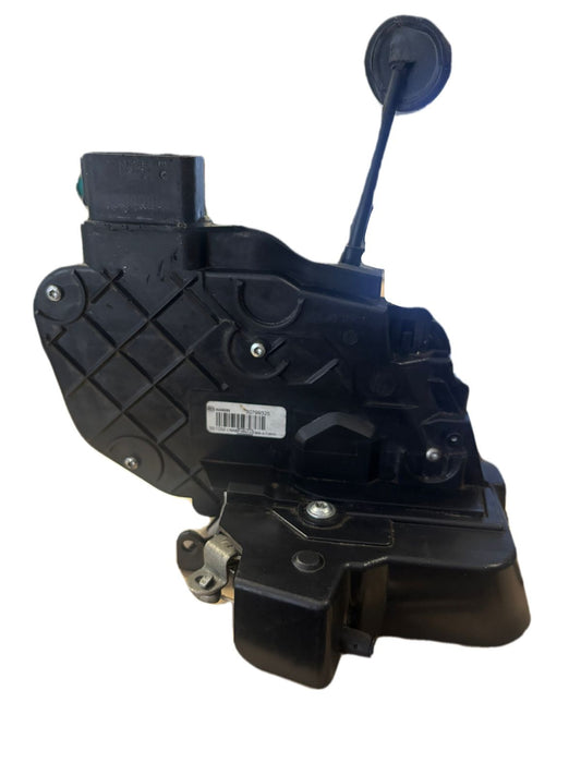 CHAPA DE PUERTA LH TRASERO 30799325 - PCR AUTOMOTRIZ